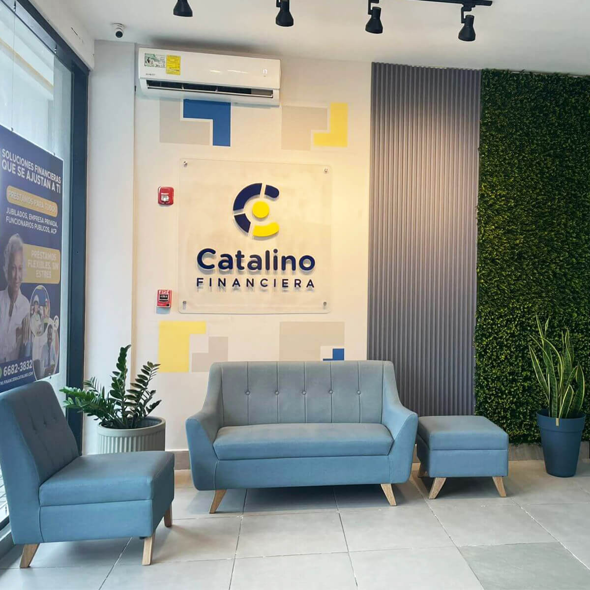 Financiera Catalino: Préstamos Personales y Financiamiento de Autos más cerca de ti en la Plaza Comercial La Rotonda de los Cuatro Altos, Colón, República de Panamá